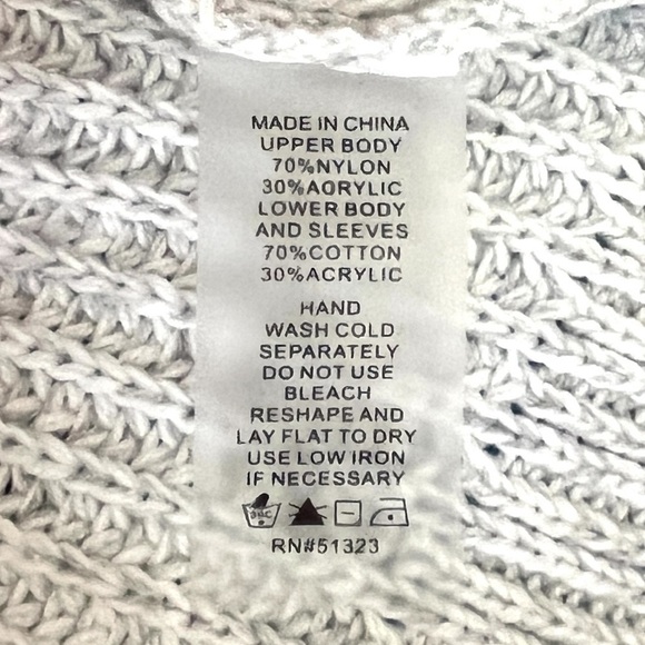 Vince Camuto Eyelash Crewneck Sweater Cream & Grey Size Small - Picture 6 of 8